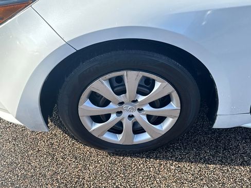 Used 2024 Toyota Corolla LE image 38
