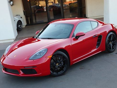 Used 2019 Porsche 718 Cayman RWD image 4