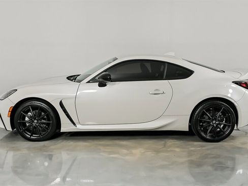 Used 2025 Toyota GR86 Premium w/ ALL Weather Mat Package (TMS) RWD image 7