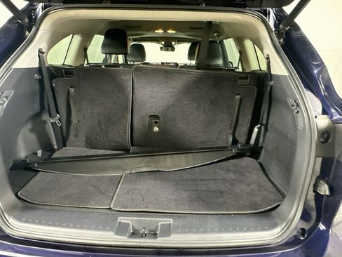 Used 2020 Toyota Highlander XLE FWD image 30