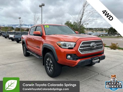 Used 2017 Toyota Tacoma TRD Off-Road AWD/4WD image 1