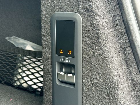 New 2026 Land Rover Range Rover Sport SE image 11