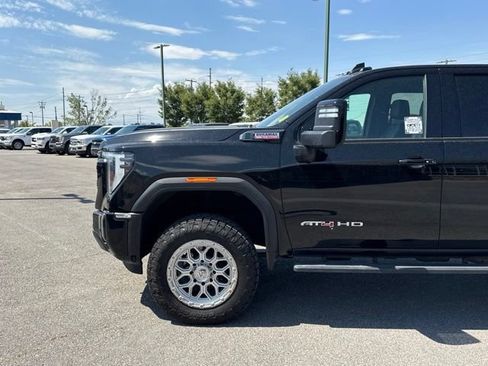 Used 2024 GMC Sierra 3500 AT4 w/ AT4 Preferred Package AWD/4WD image 10