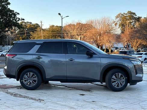 New 2026 Nissan Pathfinder SV image 21