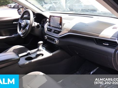 Used 2025 Nissan Altima 2.5 SV FWD image 27