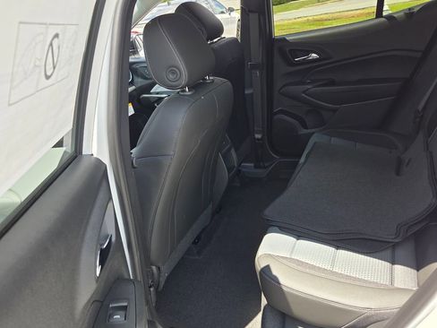 New 2026 Chevrolet Trax LT w/ Driver Confidence Package FWD image 5