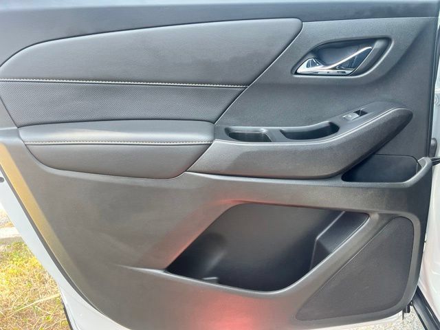 Used 2023 Chevrolet Traverse Premier w/ Redline Edition FWD image 24