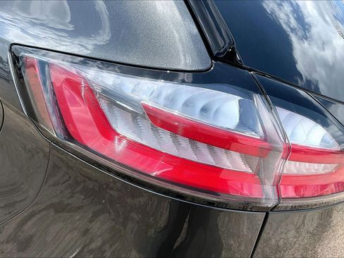 Used 2020 Ford Edge SE FWD image 28
