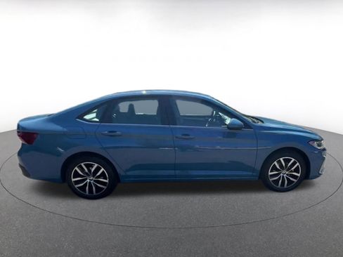 Used 2025 Volkswagen Jetta SE FWD image 16