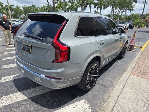 Used 2025 Volvo XC90 T8 Ultra w/ Protection Package Premier AWD/4WD image 4