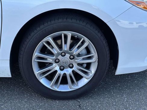 Used 2015 Toyota Camry LE image 9