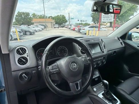 Used 2017 Volkswagen Tiguan S FWD image 12