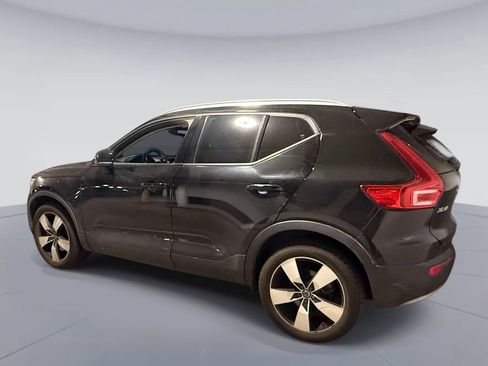 Used 2021 Volvo XC40 T5 Momentum w/ Premium Package AWD/4WD image 4
