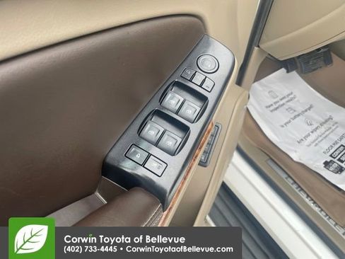 Used 2018 Chevrolet Suburban Premier image 11