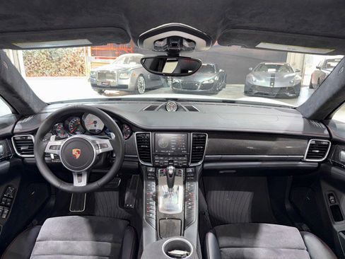 Used 2015 Porsche Panamera GTS image 8