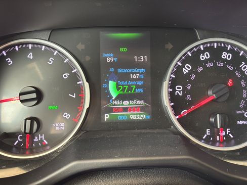 Used 2021 Toyota RAV4 XLE FWD image 34