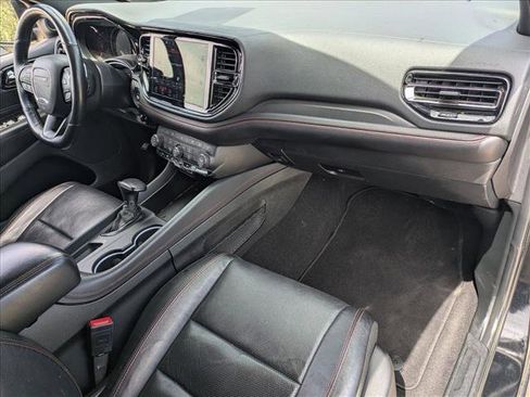 Used 2024 Dodge Durango GT RWD image 17