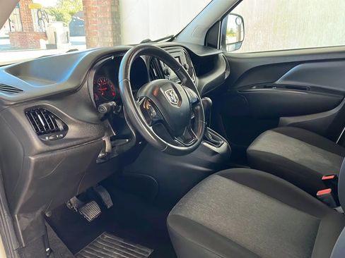 Used 2019 RAM ProMaster City Tradesman SLT image 4