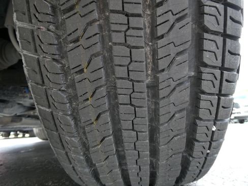 Used 2023 GMC Acadia AT4 w/ Technology Package AWD/4WD image 14