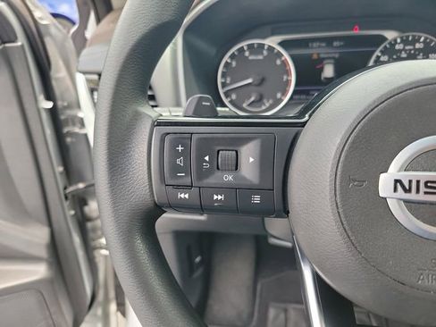Used 2021 Nissan Rogue SV FWD image 15