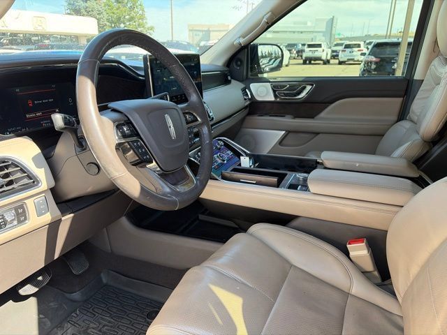 Used 2023 Lincoln Navigator Reserve AWD/4WD image 14