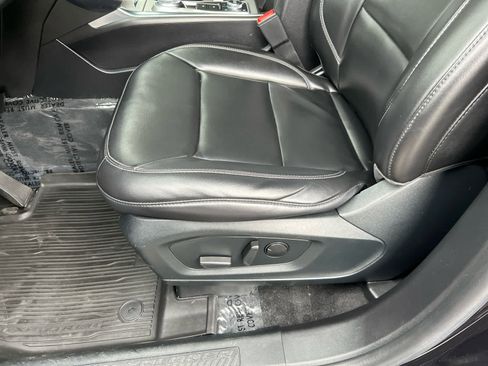 Used 2021 Ford Explorer XLT w/ Equipment Group 202A image 13