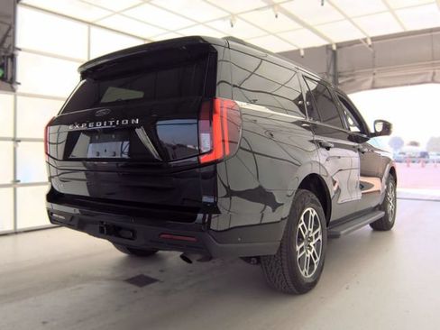 Used 2025 Ford Expedition Active AWD/4WD image 20