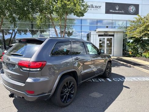 Used 2019 Jeep Grand Cherokee Altitude AWD/4WD image 9