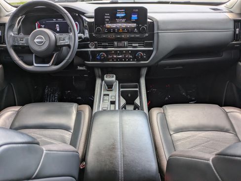 Certified 2024 Nissan Pathfinder Platinum w/ Cargo Package FWD image 18