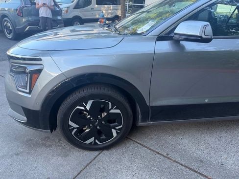 Certified 2023 Kia Niro Wave w/ Wave Preserve Package FWD image 8