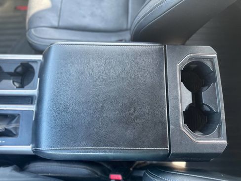 Used 2015 Ford F150 Lariat image 24