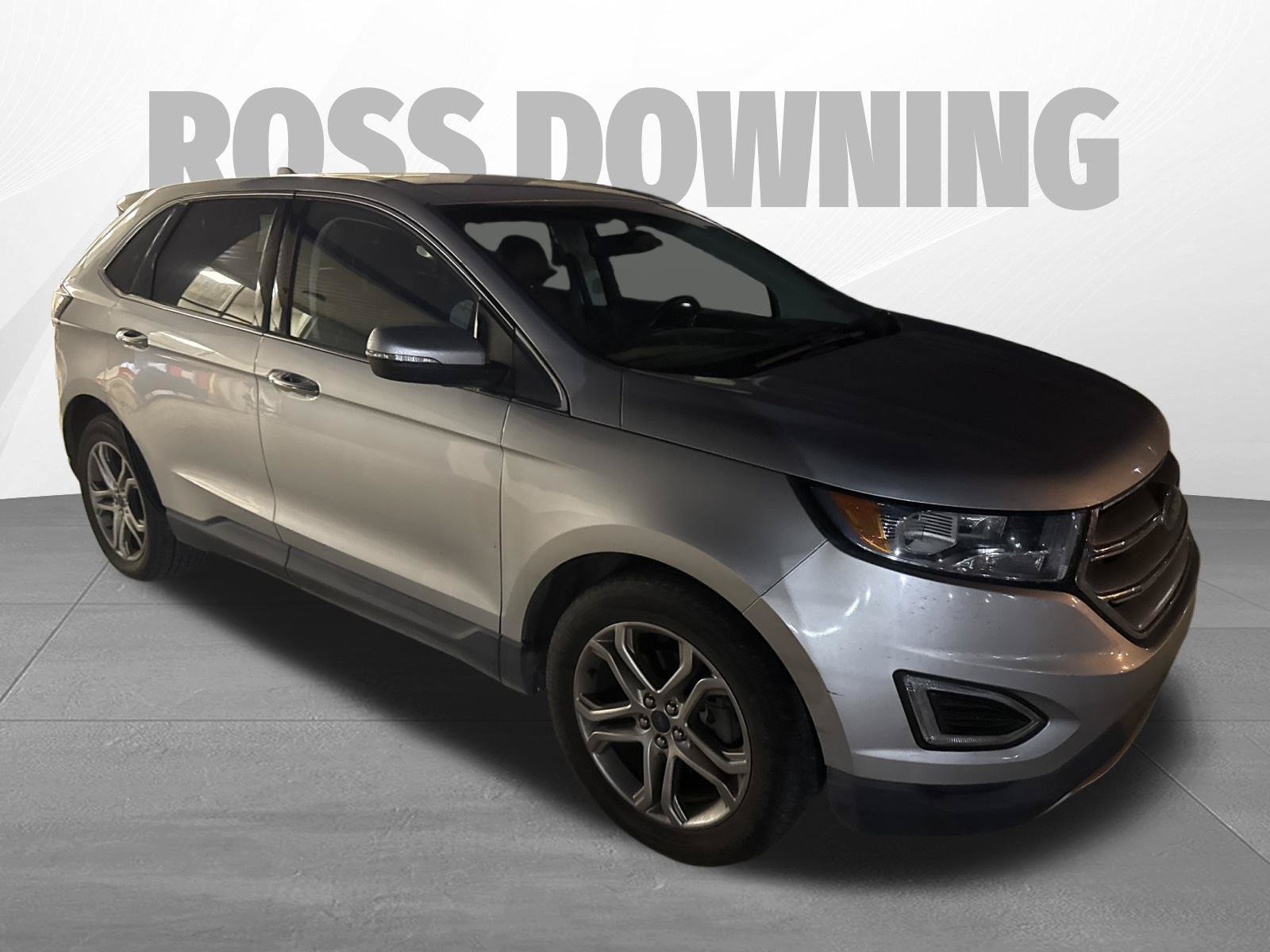 Used 2016 Ford Edge Titanium w/ Technology Package FWD image 4