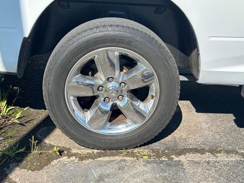 Used 2018 RAM 1500 Express w/ Express Value Package AWD/4WD image 2