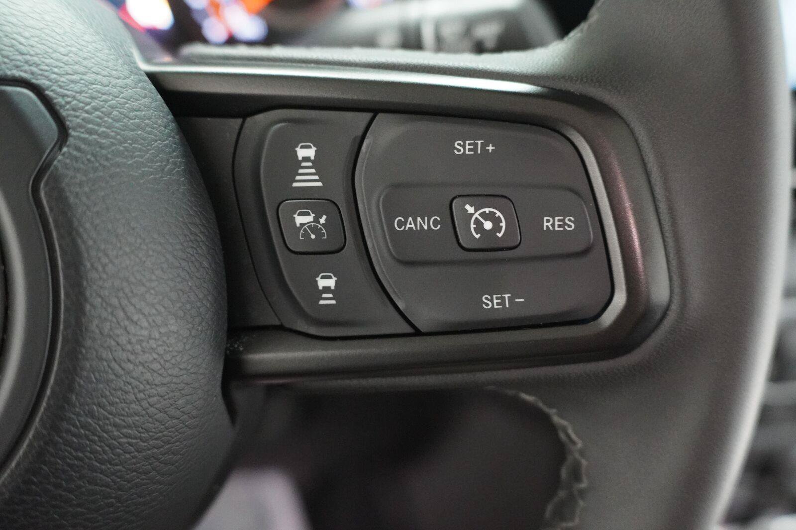 Used 2026 Jeep Gladiator Mojave AWD/4WD image 10