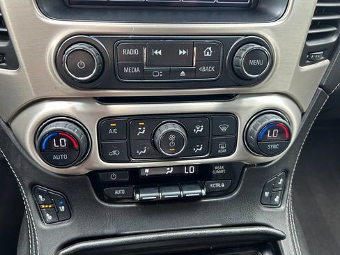 Used 2019 GMC Yukon XL Denali w/ Denali Ultimate Package AWD/4WD image 34