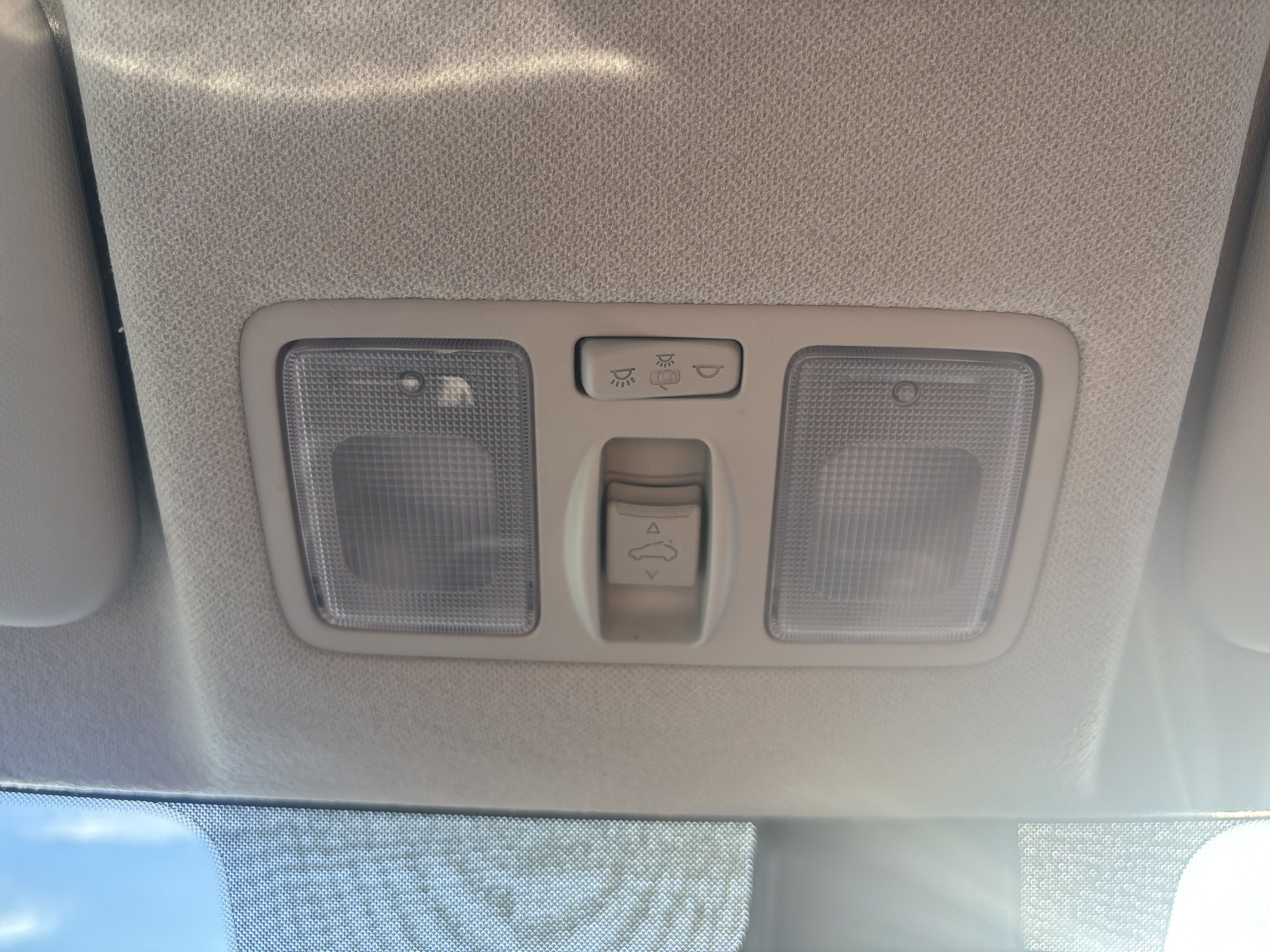 Used 2025 Hyundai Venue SEL FWD image 33