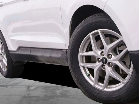 Certified 2024 Ford Edge SEL image 3