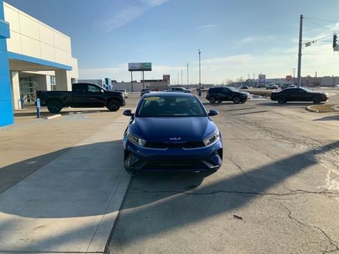 Used 2024 Kia Forte LXS w/ LXS Technology Package image 3