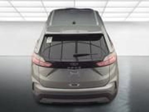 Used 2022 Ford Edge SEL w/ Convenience Package image 10