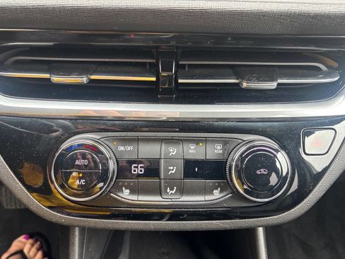 Used 2024 Buick Envista Sport Touring w/ Convenience I Package image 4