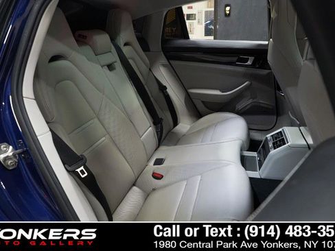 Used 2020 Porsche Panamera RWD image 76