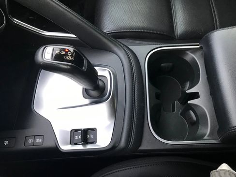 Used 2018 Jaguar E-PACE S image 30