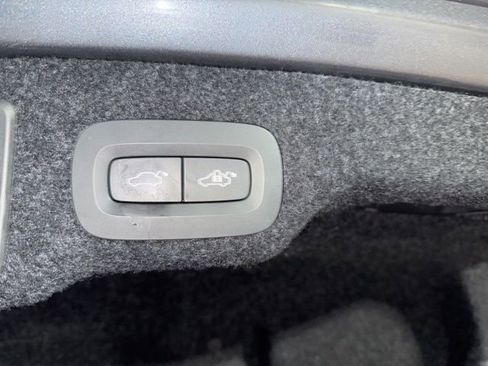 Used 2017 Volvo S90 T6 Inscription w/ Vision Package image 18