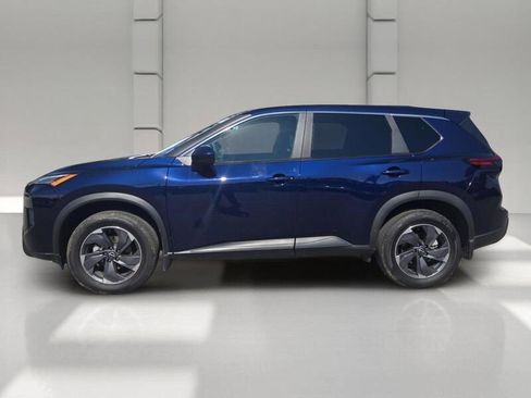 Used 2025 Nissan Rogue SV FWD image 4