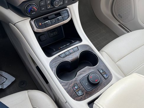 Used 2020 GMC Acadia Denali w/ Trailering Package image 9