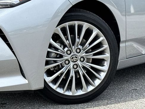Used 2022 Toyota Avalon Limited image 14