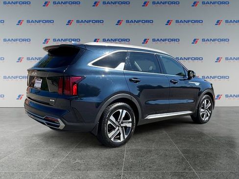 Used 2023 Kia Sorento SX Prestige w/ Panoramic Sunroof Package AWD/4WD image 5