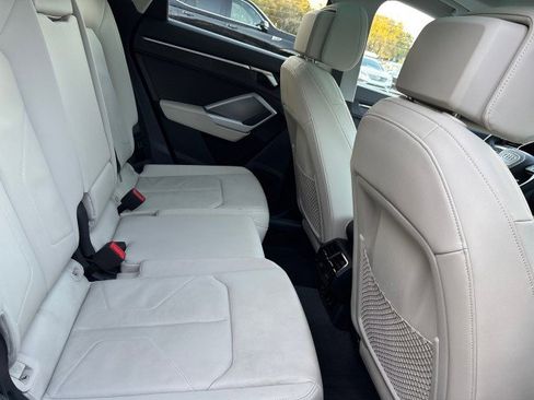 Used 2022 Audi Q3 2.0T Premium image 12