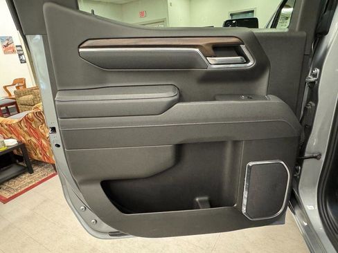Used 2025 GMC Sierra 1500 SLT AWD/4WD image 19