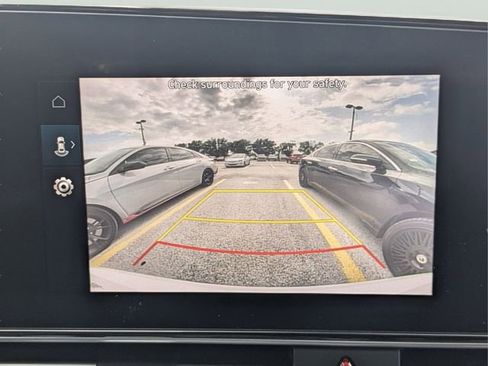 Used 2024 Hyundai Elantra Limited FWD image 21